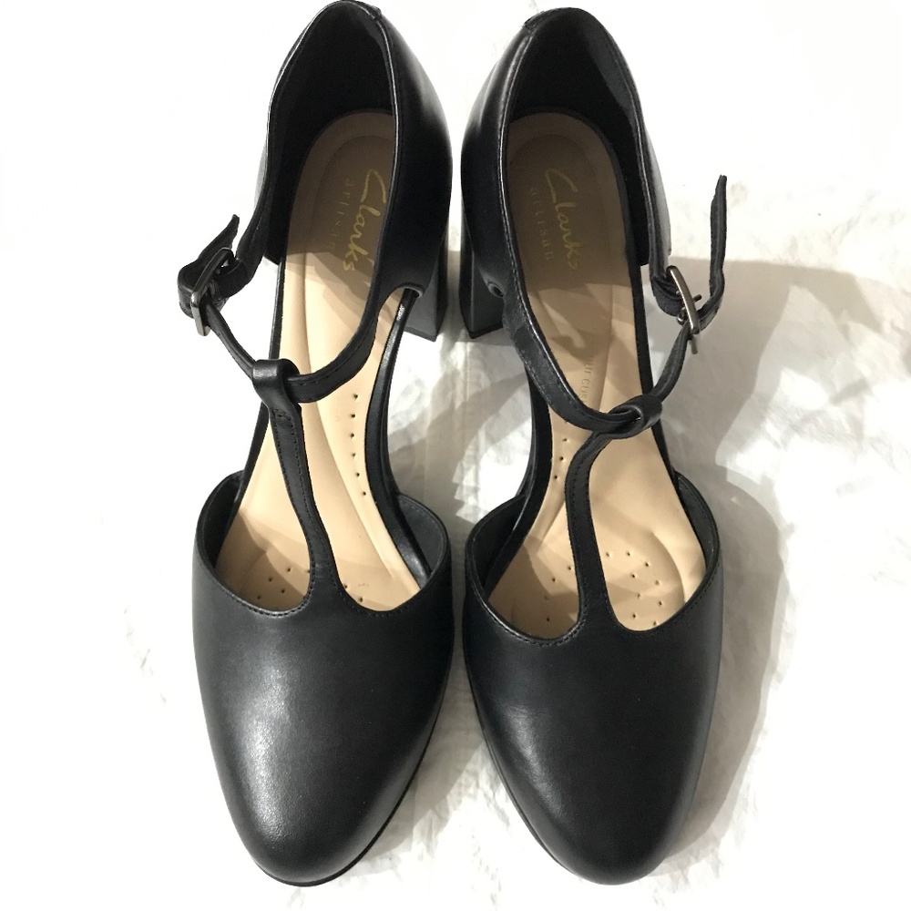 NEW Clarks Leather Freva85 T-Bar Black Heels Pump Women's Size 8.5 M Ankle Strap